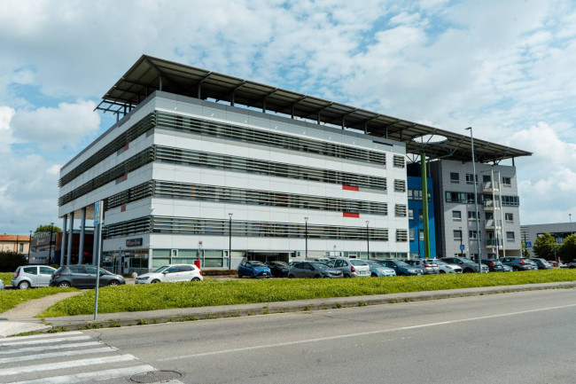 Ufficio in Vendita a Desio