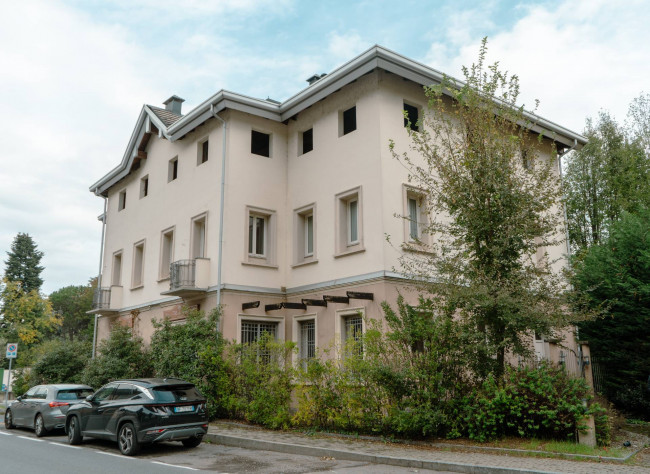 Immobile commerciale in Vendita a Seveso