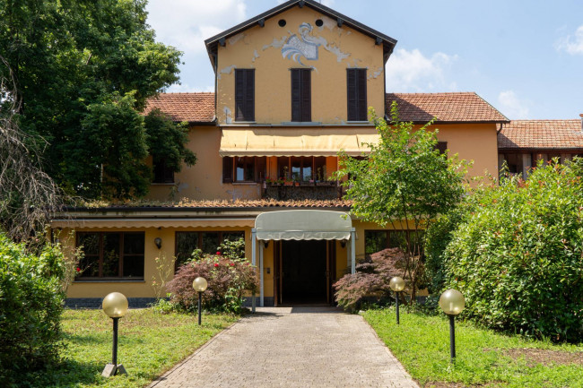 Immobile commerciale in Affitto a Monza