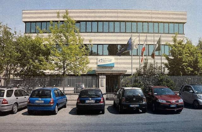 industrial building + office block for Sale in Peschiera Borromeo