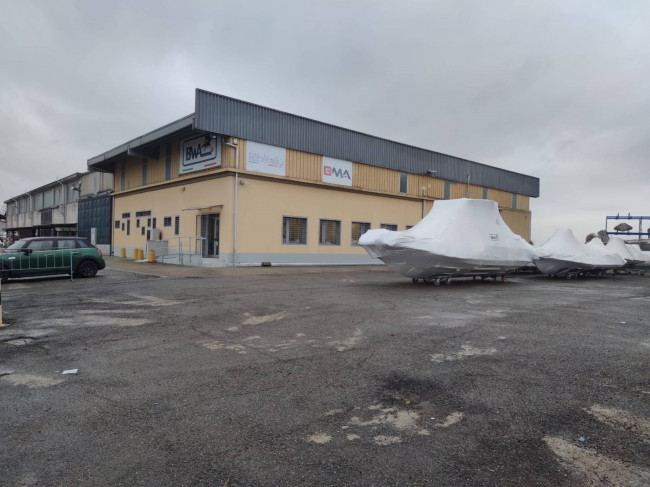 Capannone in Vendita a Casalpusterlengo