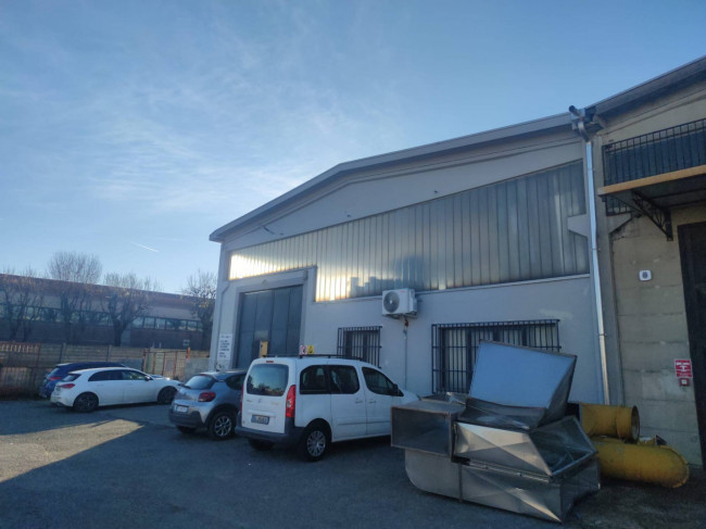 Capannone in Affitto a Medolago