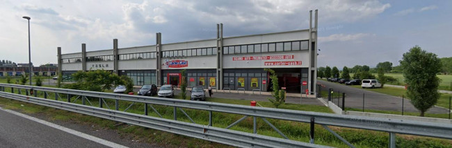 Capannone in Affitto a Peschiera Borromeo