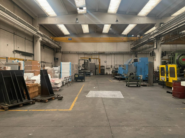 Capannone in Vendita a Brugherio