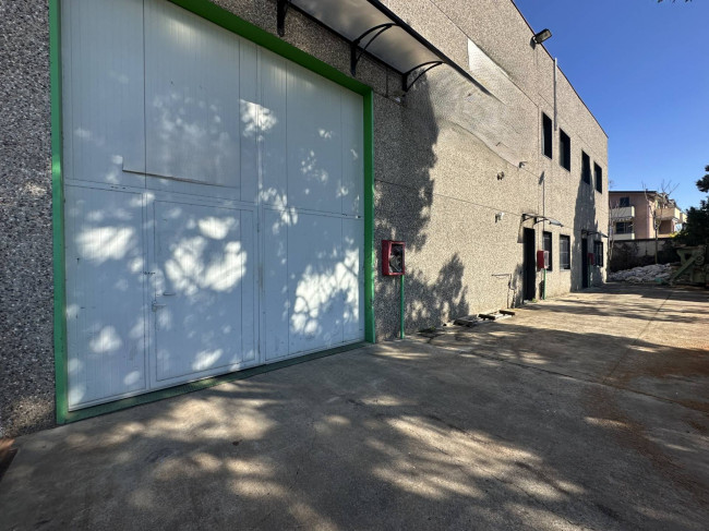 Capannone in Vendita a Sovico