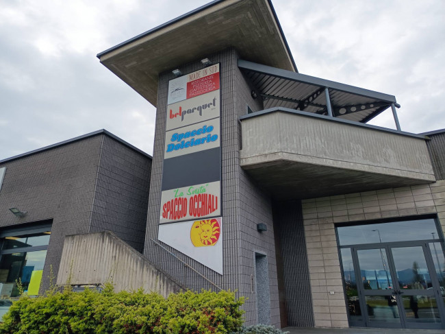 Negozio in Affitto a Bellusco