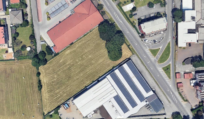 Terreno commerciale in Vendita a Caronno Pertusella