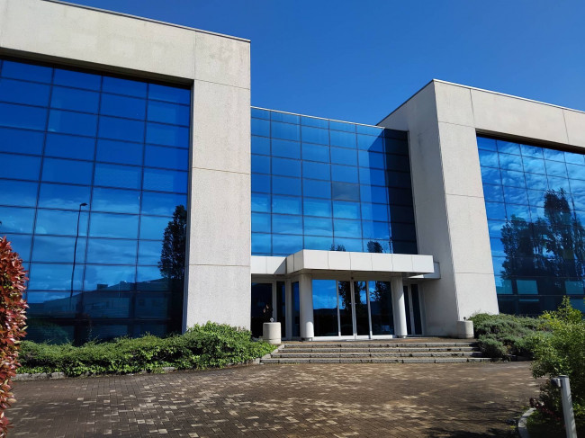 Ufficio in Affitto a Peschiera Borromeo