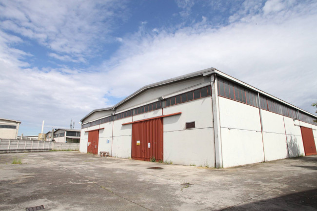 Capannone in Vendita a San Giuliano Milanese