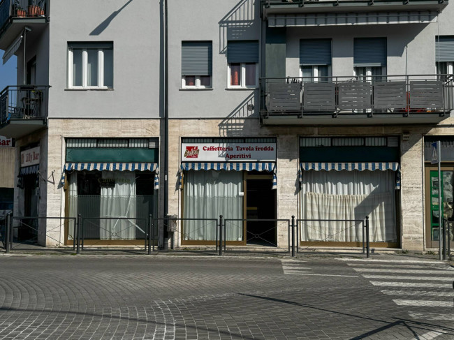 Immobile commerciale in Vendita a Limbiate