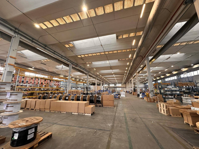 Capannone in Vendita a Legnano