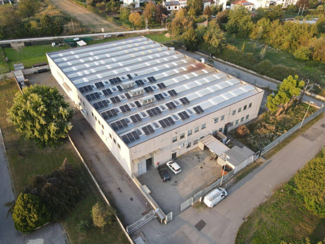 Capannone in Vendita a Sovico