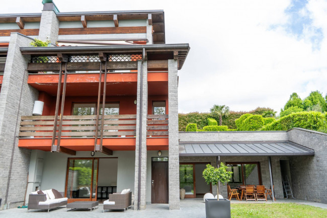 Appartamento in Vendita a Eupilio