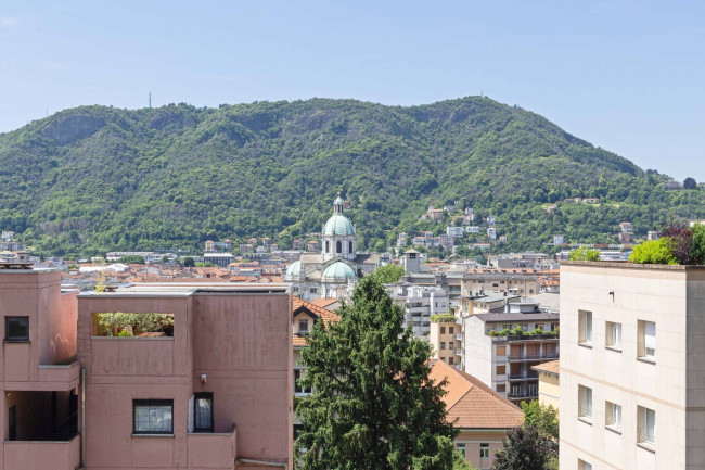 Appartamento in Vendita a Como