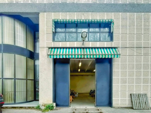 Capannone + Palazzina Uffici in Affitto a Opera