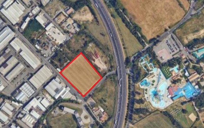 Terreno commerciale in Vendita a Milano