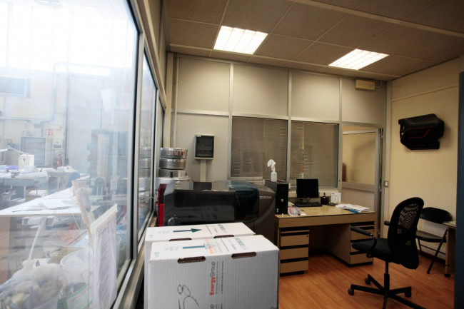 Capannone in Vendita a San Giuliano Milanese