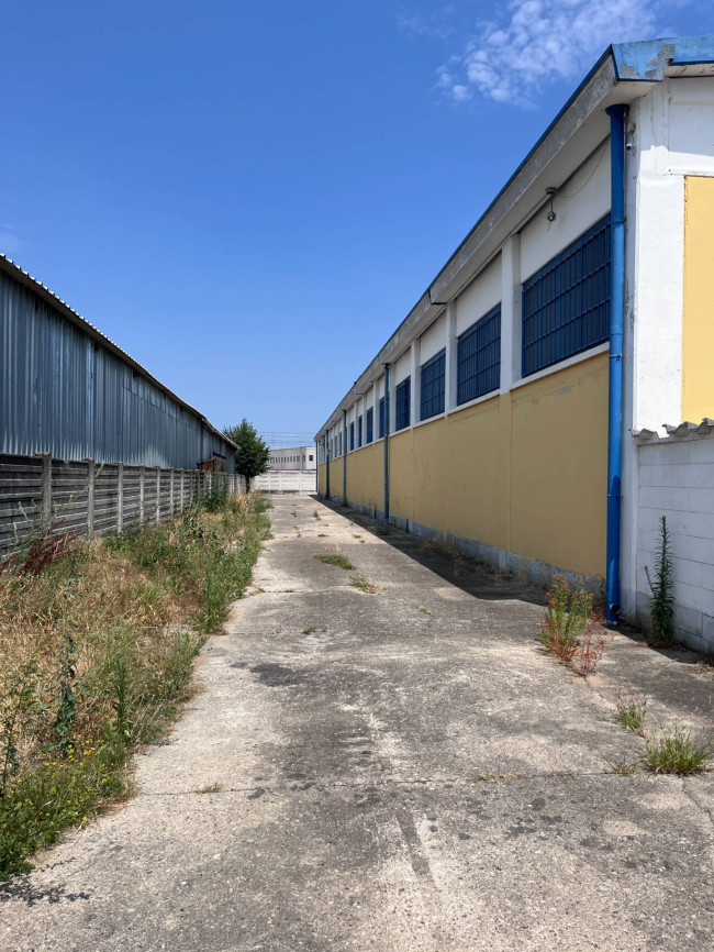 Capannone in Vendita a Albairate