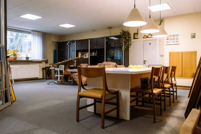 Capannone + Palazzina Uffici in Vendita a Cantù