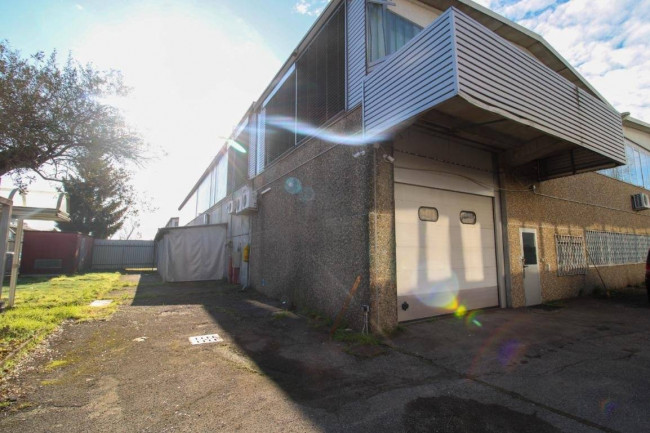 Capannone in Affitto a Vignate