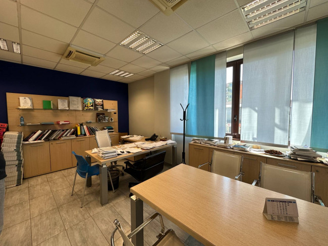 Capannone in Vendita a Cormano