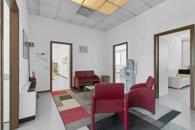 Capannone + Palazzina Uffici in Vendita a Sesto San Giovanni