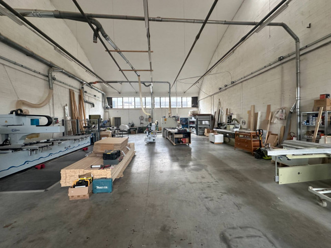 Capannone in Affitto a Muggiò