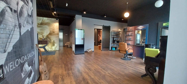 Showroom in Affitto a Corsico