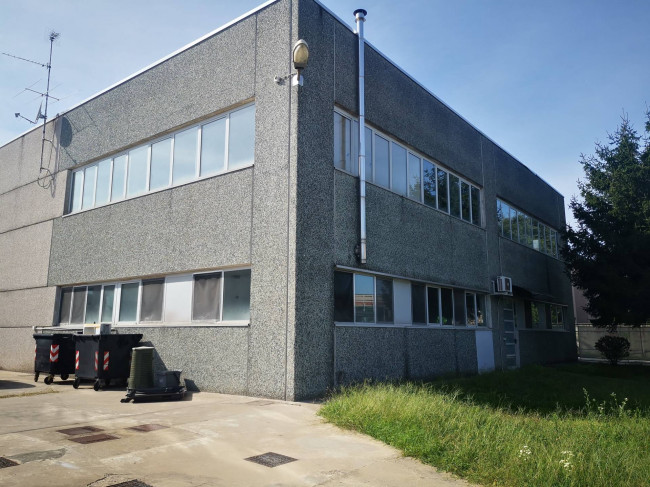 Capannone in Vendita a Busto Garolfo