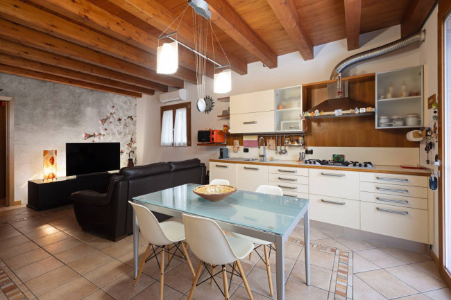 Casa semindipendente in Vendita a Cologno Monzese