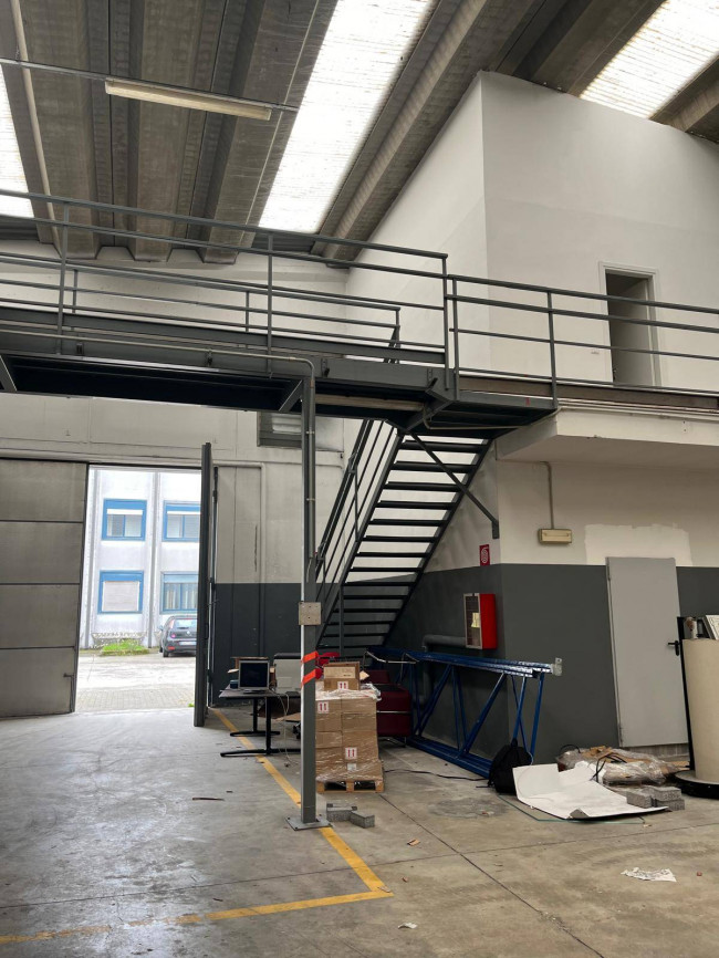 Capannone in Affitto a Vimodrone