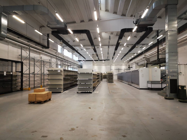 Capannone in Affitto a Novate Milanese