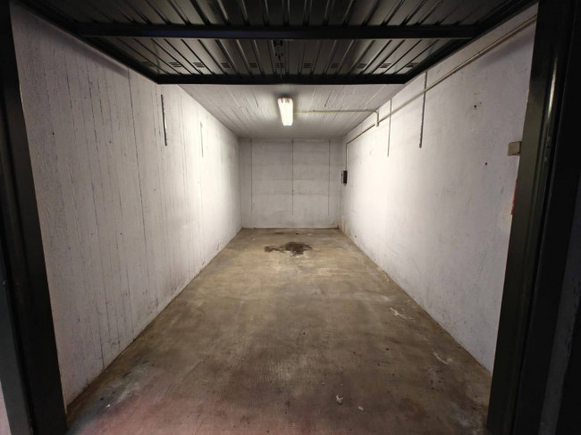 Box o garage in Vendita a Sesto San Giovanni
