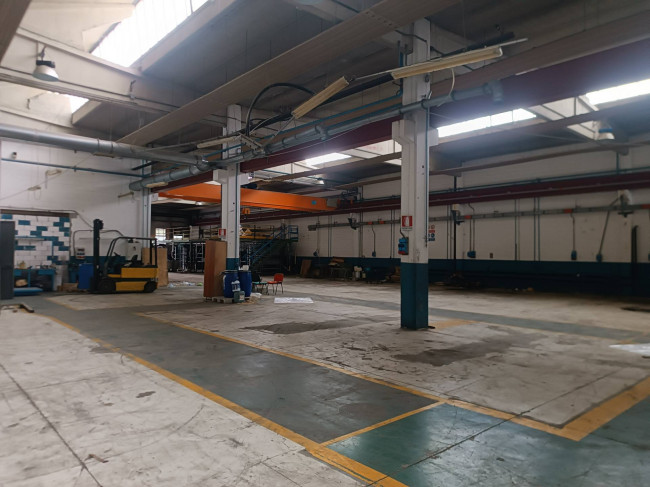 Capannone in Affitto a Mozzate