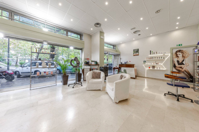 Negozio in Vendita a Milano