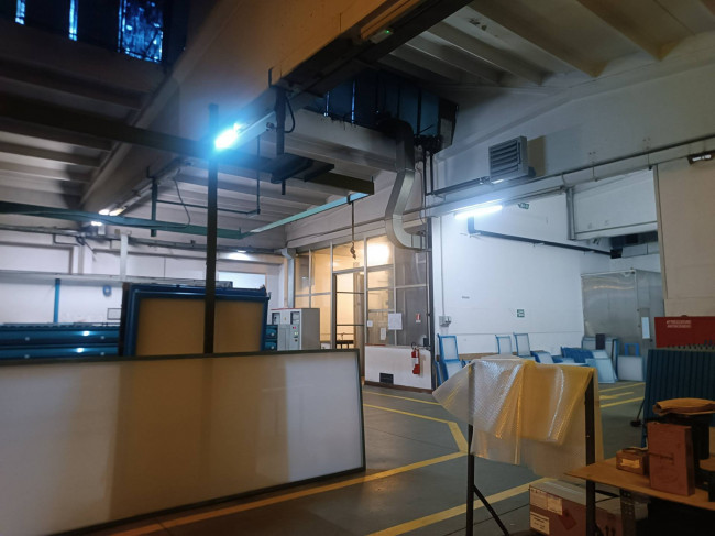 Capannone in Vendita a Fino Mornasco