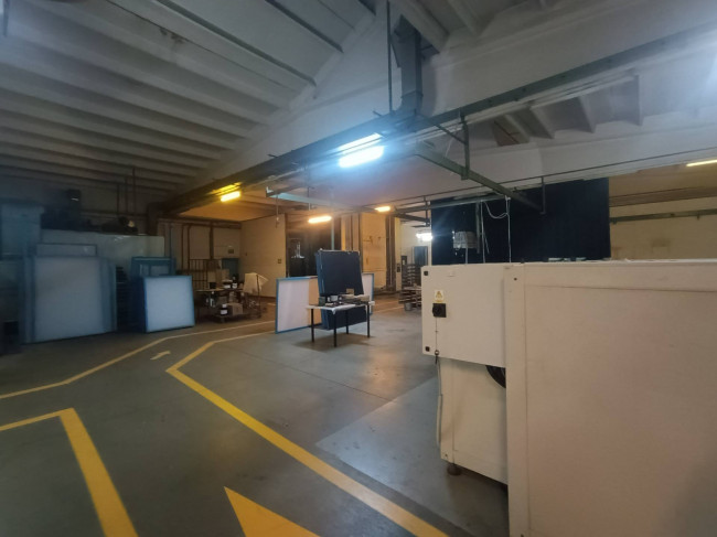 Capannone in Vendita a Fino Mornasco