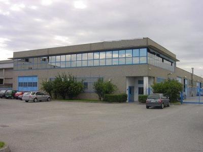 Capannone in Vendita a Trezzano sul Naviglio