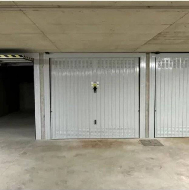 Garage for Sale in Mariano Comense