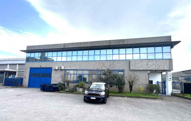 Capannone in Vendita a Trezzano sul Naviglio