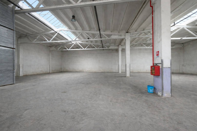 Capannone in Affitto a Lissone