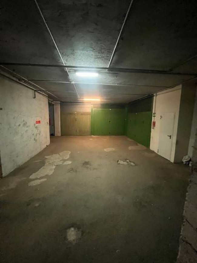 Box o garage in Vendita a Sesto San Giovanni