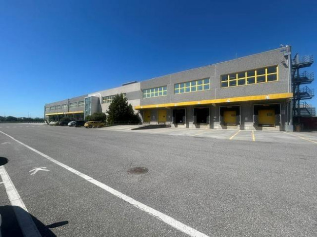 Logistics for Rent in Siziano