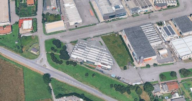 Capannone + Palazzina Uffici in Vendita a Treviglio