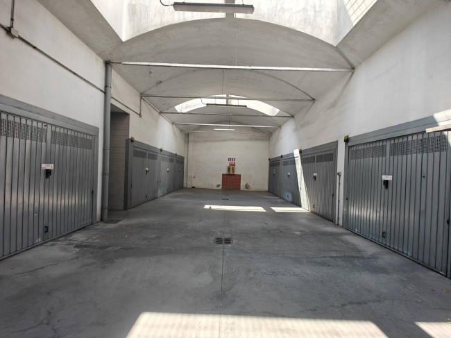 Box o garage in Vendita a Sesto San Giovanni