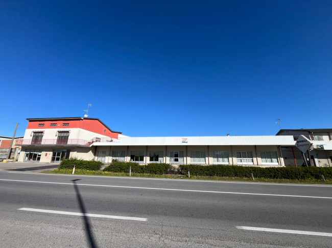 Immobile commerciale in Vendita a San Colombano al Lambro