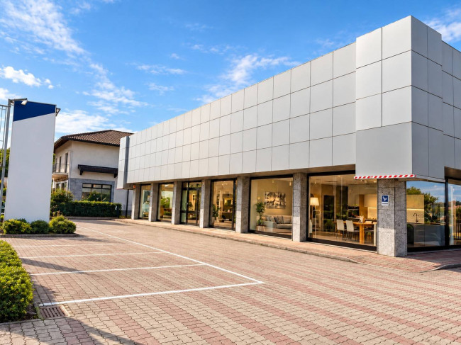 Immobile commerciale in Vendita a Castiglione Olona