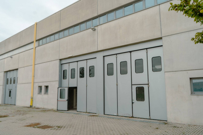 Capannone in Affitto a Lentate sul Seveso
