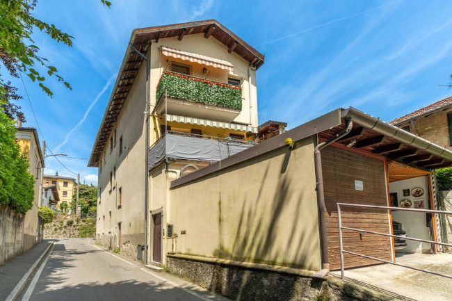 Appartamento in Vendita a Albese con Cassano