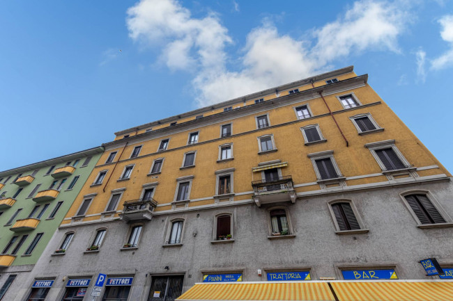 commercial property for Sale in Milano